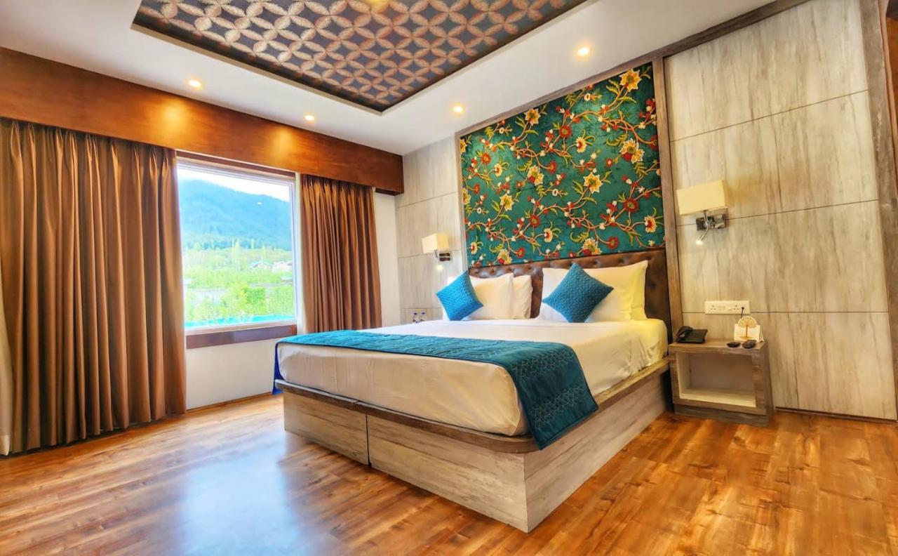 The Walnut Creek Pahalgam Hotel Eksteriør billede