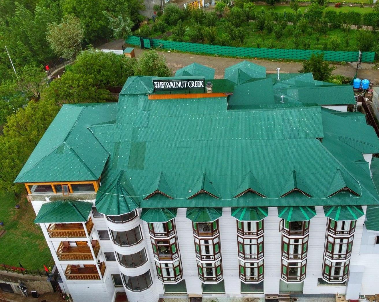 The Walnut Creek Pahalgam Hotel Eksteriør billede