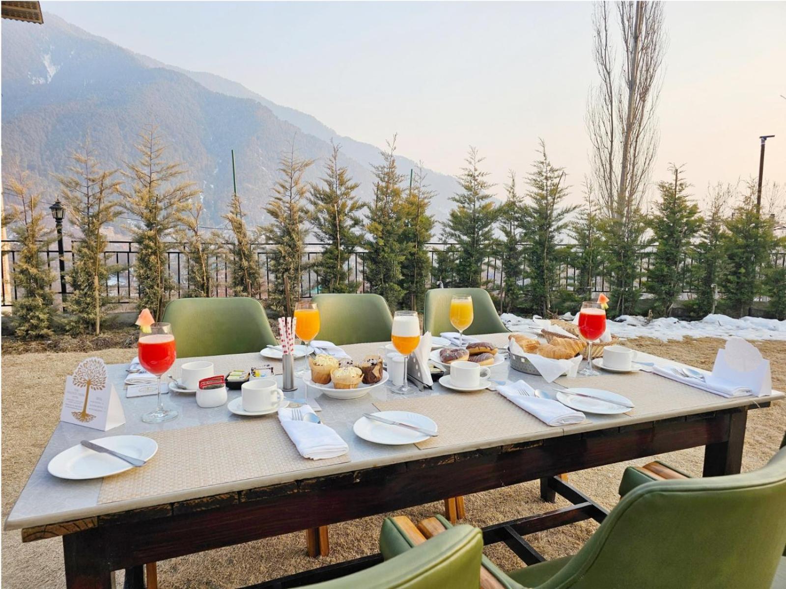 The Walnut Creek Pahalgam Hotel Eksteriør billede